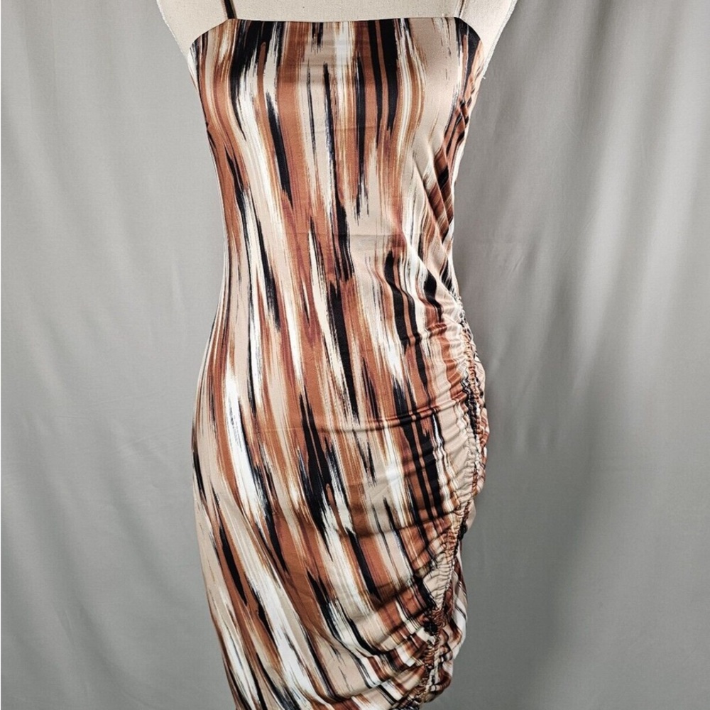 Chic Strapless Dress in Brown and Black Stripes